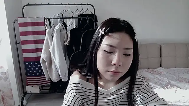 AprilOnilll online show from February 2026 04:55:01 AM