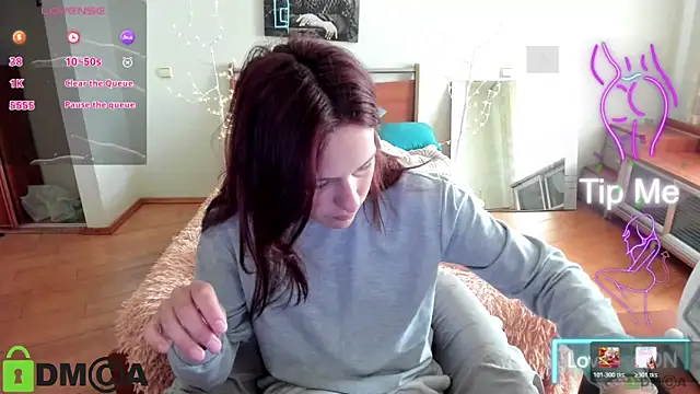 Lily Viola online show from April 2026 08:18:01 AM