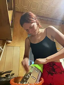 Lily Viola online show from June 2026 05:11:02 PM