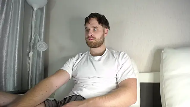 LorenzoLux online show from October 2025 05:45:02 PM