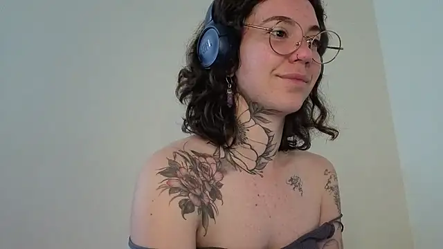 Dirty Pink online show from June 2026 08:02:01 AM
