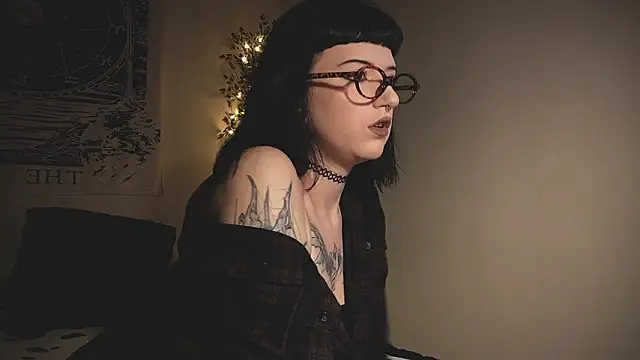 ghoticspectre online show from February 2026 04:06:02 PM