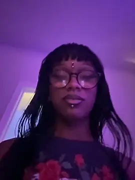 xouniq online show from April 2026 12:10:01 AM