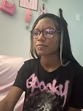 xouniq online show from August 2026 10:01:02 PM