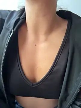 TaylorrHill online show from April 2026 08:29:02 PM