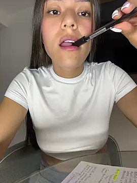 TaylorrHill online show from May 2026 08:16:01 PM
