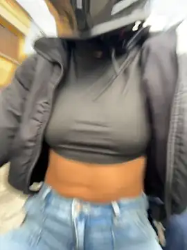 TaylorrHill online show from May 2026 08:25:01 PM