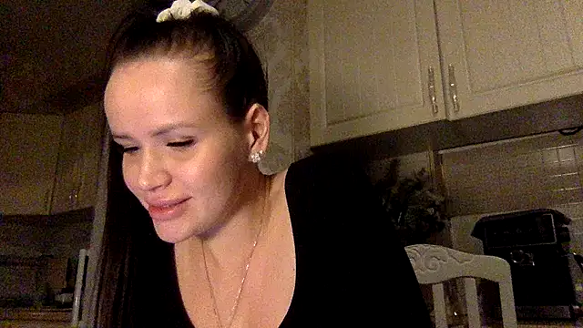 Yaroliss online show from February 2026 03:41:02 PM