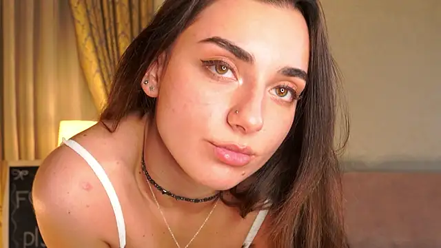 MinnaShummon online show from January 2026 07:11:01 PM