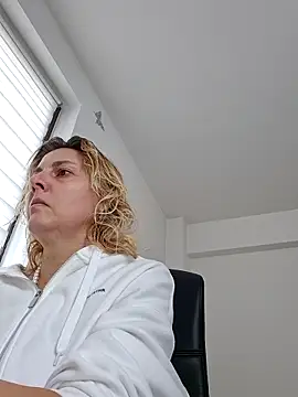 Amelia9798 online show from February 2026 06:44:01 AM