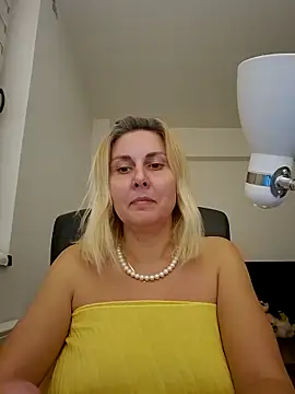 Amelia9798 online show from February 2026 06:49:02 PM