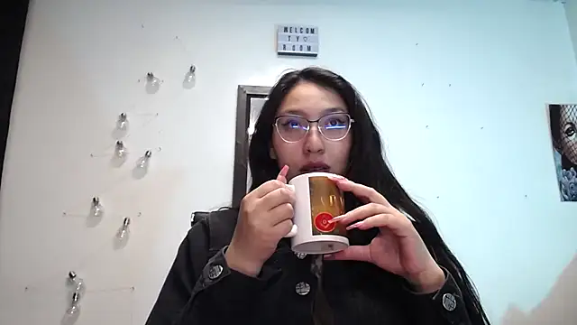 abril onnel online show from January 2025 11:58:01 PM