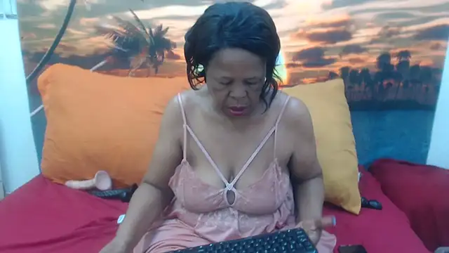 SEXY MATURExx online show from April 2026 11:20:01 AM