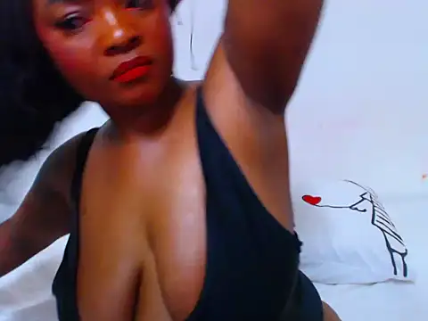 Snapshot of HONEYxPOT chatting on June 2026 04:18:02 AM HONEYxPOT online show from June 2026 04:18:02 AM