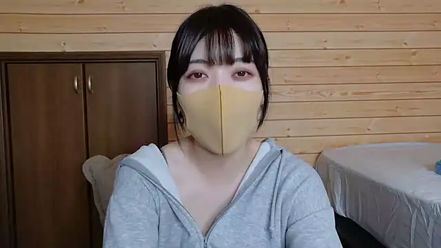 Snapshot of minami_room chatting on June 2026 06:54:02 AM minami room online show from June 2026 06:54:02 AM