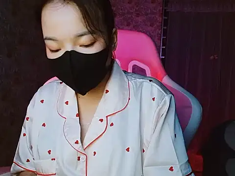 -Tamy- online show from April 2026 02:33:01 PM