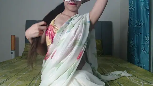 Hottie heer online show from April 2026 05:22:02 PM