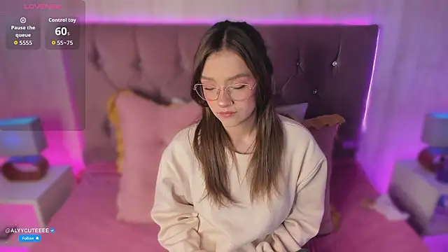 Snapshot of alyy_cut3 chatting on February 2026 02:02:02 PM alyy cut3 online show from February 2026 02:02:02 PM