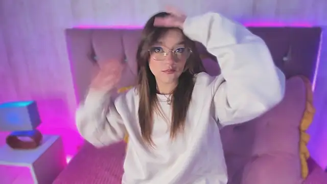 Snapshot of alyy_cut3 chatting on February 2026 08:08:02 PM alyy cut3 online show from February 2026 08:08:02 PM