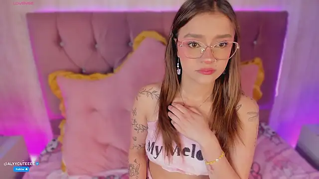 Snapshot of alyy_cut3 chatting on March 2026 08:01:01 PM alyy cut3 online show from March 2026 08:01:01 PM