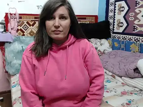 Adelinemilf online show from January 2026 08:18:01 AM