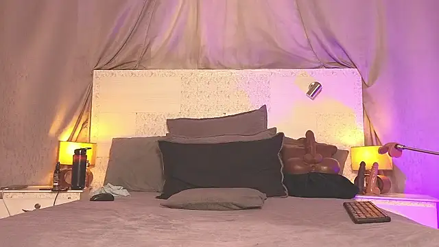 tiffanymena1 online show from January 2026 07:46:01 AM