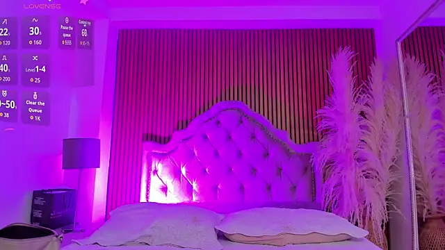 Violett hott  online show from February 2026 01:29:01 PM