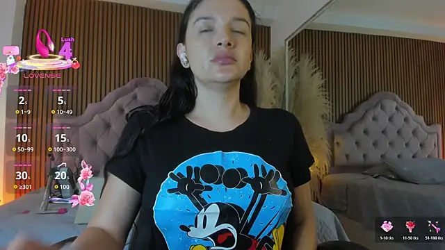 Violett hott  online show from June 2026 12:41:02 PM