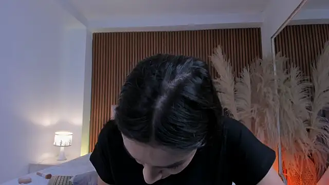 Violett hott  online show from June 2026 01:04:01 PM