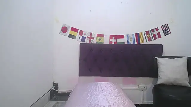 Snapshot of Little18Doll chatting on July 2026 10:35:01 PM Little18Doll online show from July 2026 10:35:01 PM
