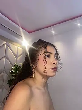 CamilaCastillo online show from June 2026 12:41:02 PM