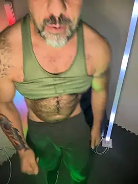 Snapshot of wolfbucker chatting on February 2026 06:46:01 AM wolfbucker online show from February 2026 06:46:01 AM