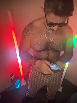 Snapshot of wolfbucker chatting on March 2026 02:01:01 PM wolfbucker online show from March 2026 02:01:01 PM