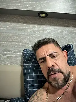 Snapshot of wolfbucker chatting on March 2026 05:57:02 AM wolfbucker online show from March 2026 05:57:02 AM