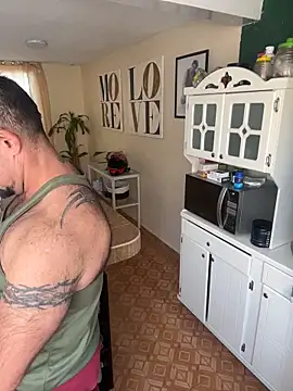 Snapshot of wolfbucker chatting on April 2026 04:15:01 PM wolfbucker online show from April 2026 04:15:01 PM