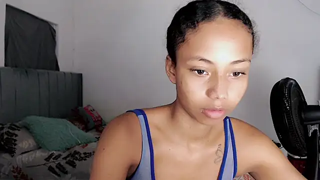 Snapshot of linda_brown_ chatting on February 2026 01:18:02 PM linda brown online show from February 2026 01:18:02 PM