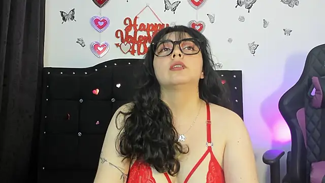 Ashley Tellez online show from February 2026 06:04:02 PM