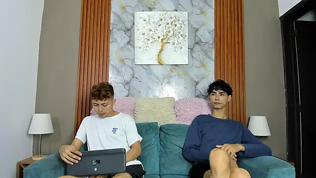 AVENGER BOYS2026 online show from April 2026 07:15:01 PM