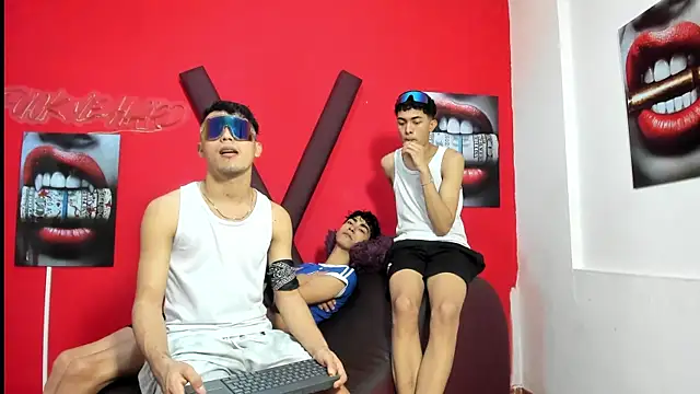 AVENGER BOYS2026 online show from April 2026 07:23:01 PM