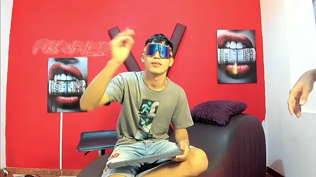 AVENGER BOYS2026 online show from April 2026 07:19:01 PM