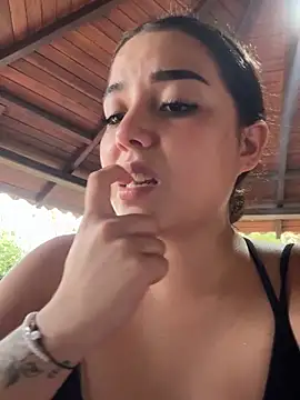 Couple latinX online show from February 2026 10:41:01 PM