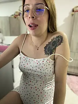 NatalyPinky online show from May 2026 09:55:02 PM