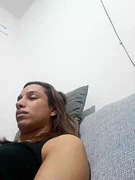 ofjuliaa online show from April 2026 08:18:01 PM