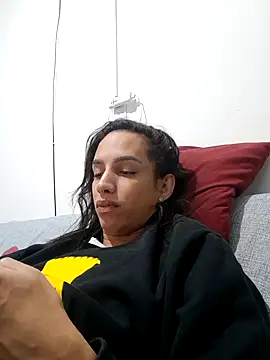 ofjuliaa online show from May 2026 06:57:01 PM