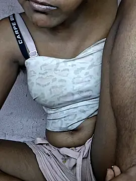 Royal-girl78 online show from May 2026 03:41:02 PM