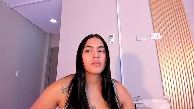 Snapshot of AlanaBlair_ chatting on March 2026 07:28:01 PM AlanaBlair online show from March 2026 07:28:01 PM