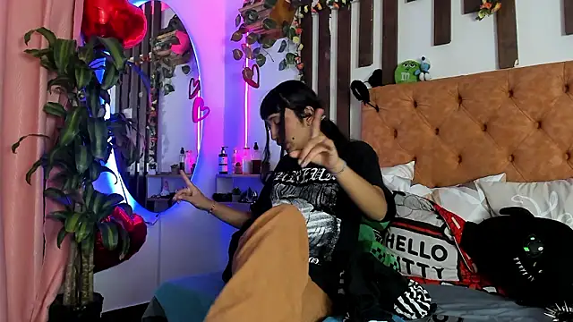 Snapshot of MeowMota_ chatting on February 2026 07:02:02 PM MeowMota online show from February 2026 07:02:02 PM