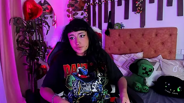 Snapshot of MeowMota_ chatting on March 2026 06:14:01 PM MeowMota online show from March 2026 06:14:01 PM