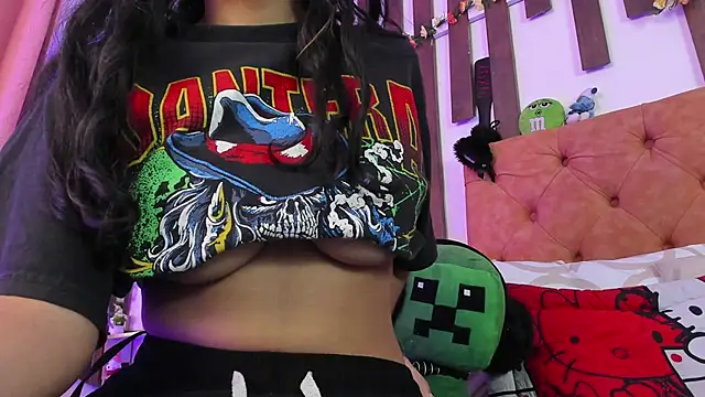 Snapshot of MeowMota_ chatting on March 2026 06:11:02 PM MeowMota online show from March 2026 06:11:02 PM