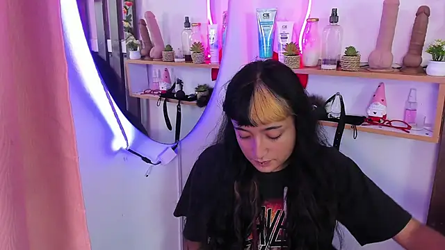 MeowMota  online show from April 2026 06:05:02 PM